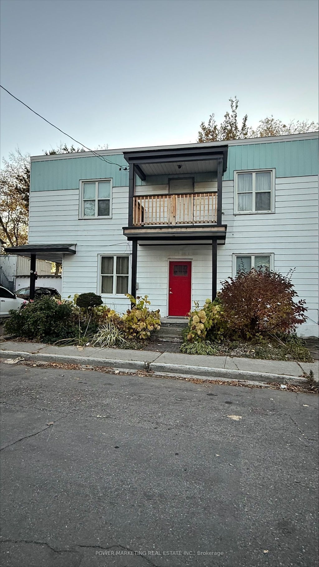 262 Emond Street A, Vanier and Kingsview Park