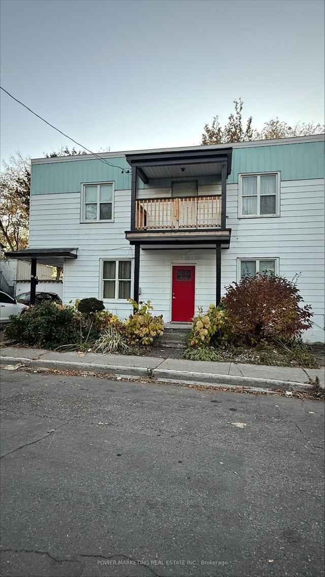 262 Emond Street A, Vanier and Kingsview Park