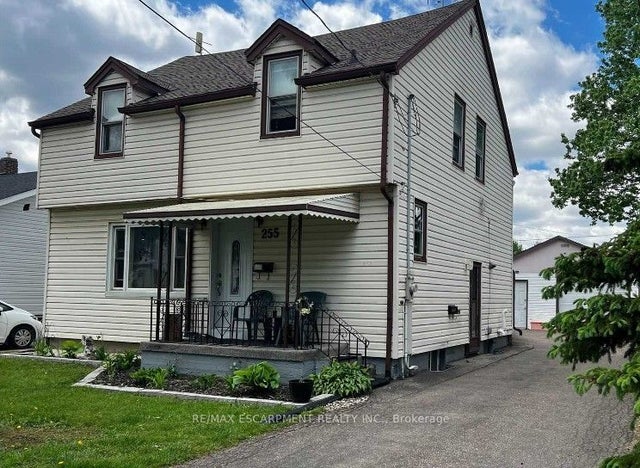 255 Wallace Avenue S Lower, Welland