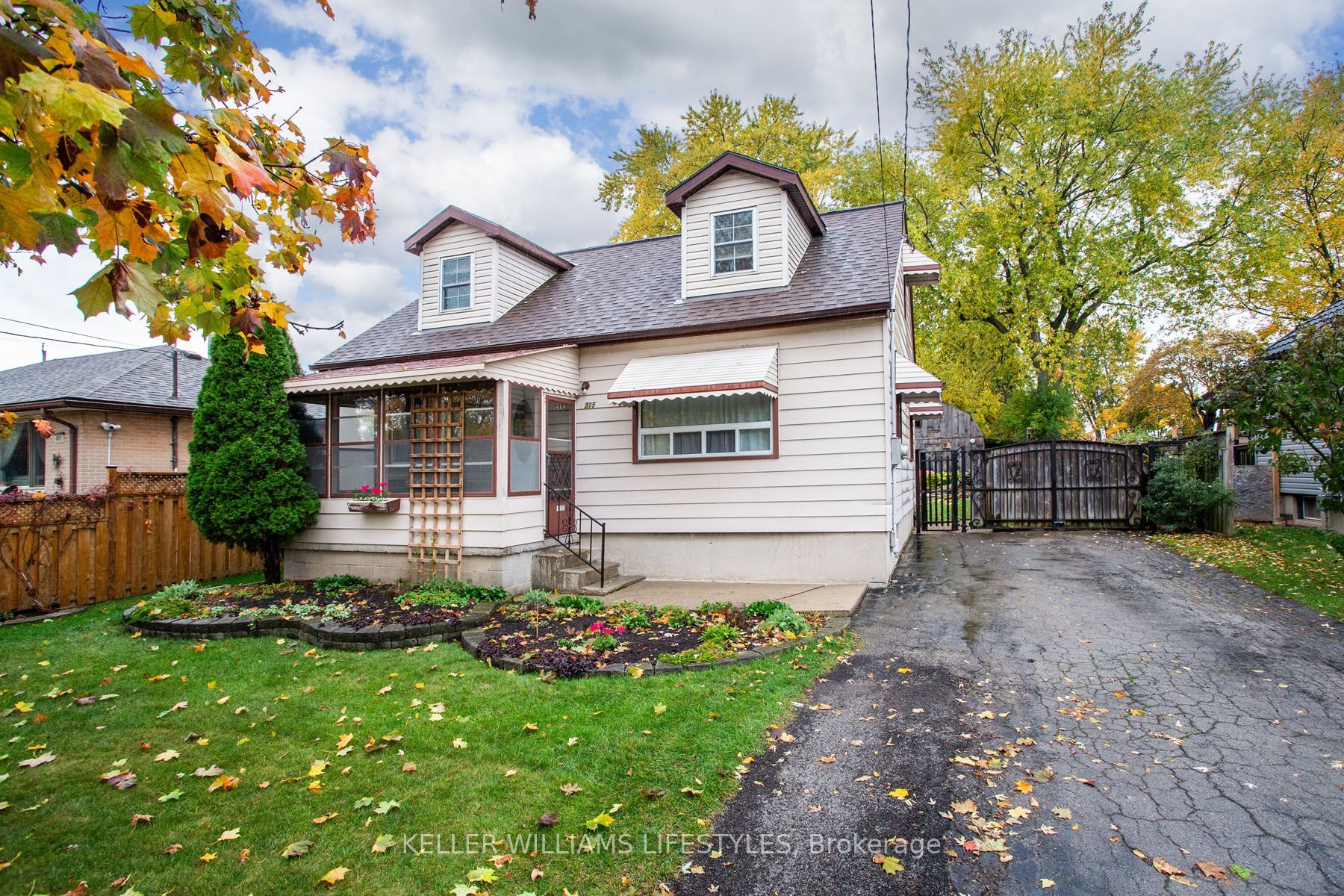 Photo of Listing #X12481532