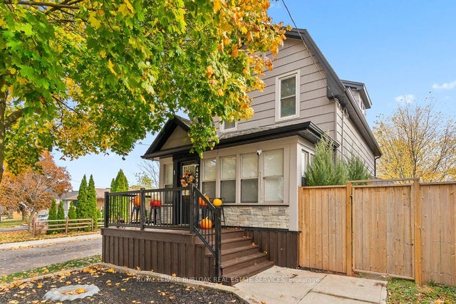 4297 East Avenue 1, Lincoln