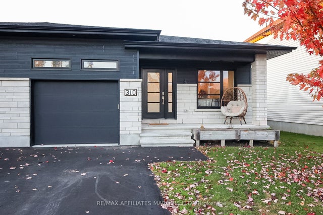 310 Moisson Street, Russell