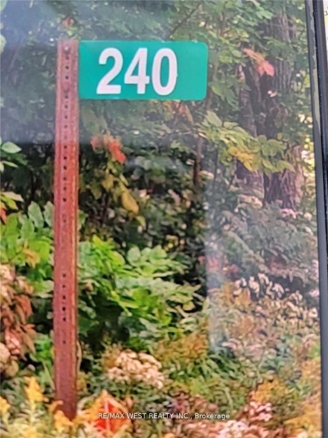 250-400 Lake Road, St. Charles