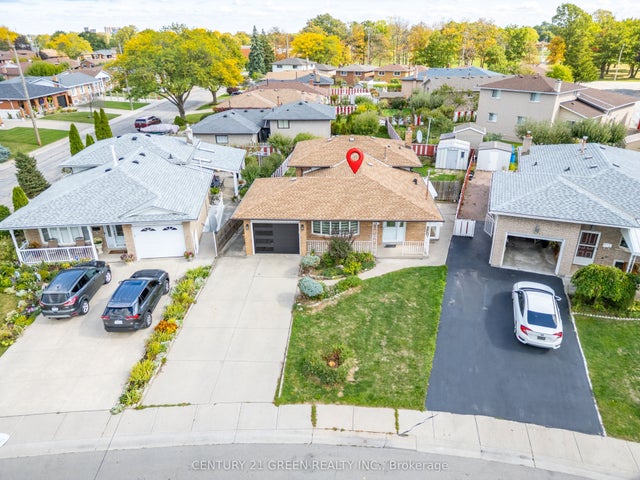 159 Bow Valley Drive, Hamilton