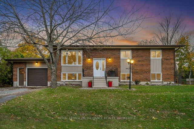 2 Potter Drive, Loyalist