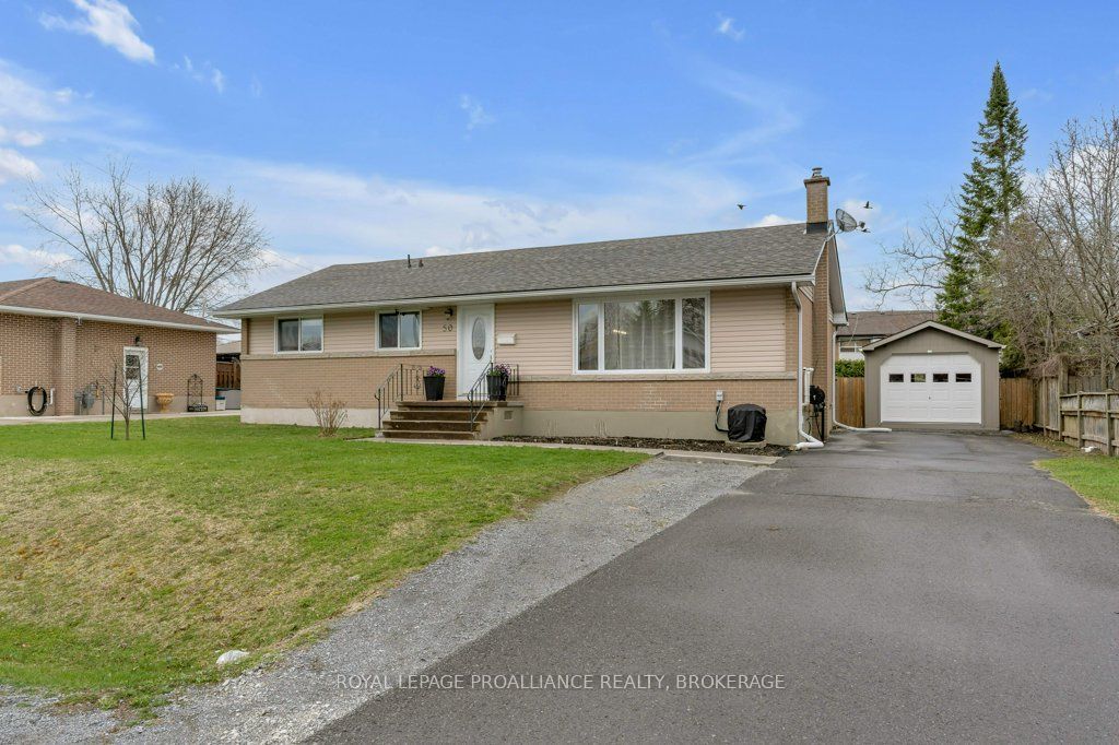 50 Princeton Place, Loyalist