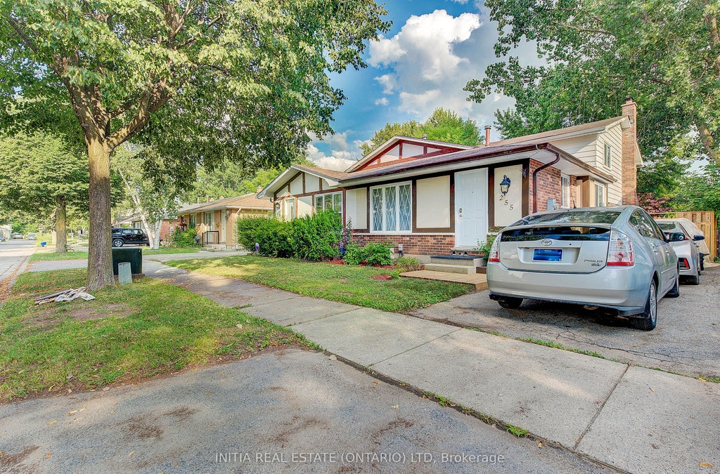 255 Brunswick Crescent, London North