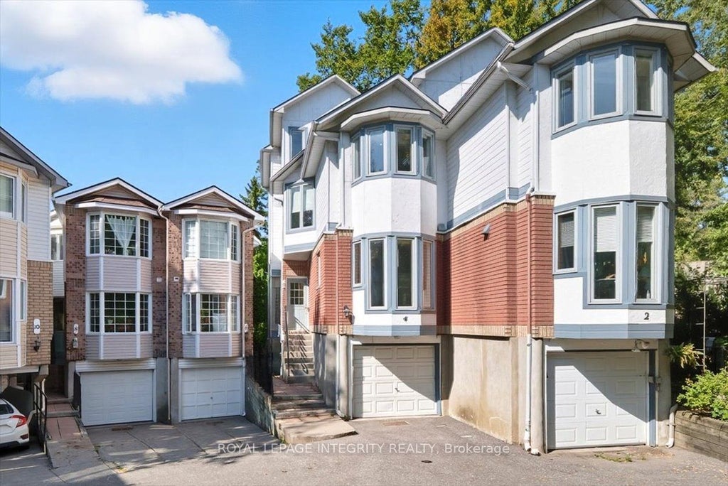 2949 Richmond Road 4, Britannia Heights - Queensway Terrace N and Area