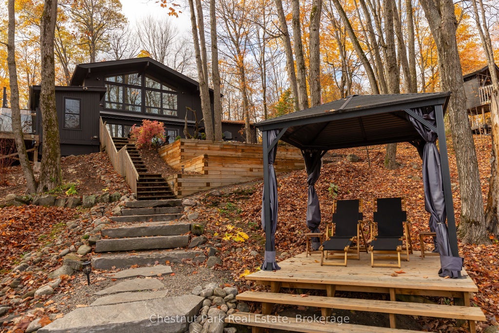 305 Salmon Lake Road, Seguin