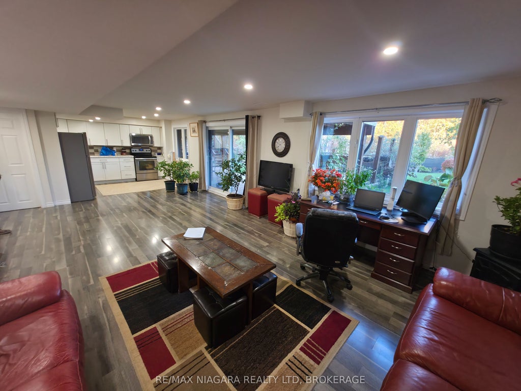 7879 Buckeye Crescent Lower, Niagara Falls