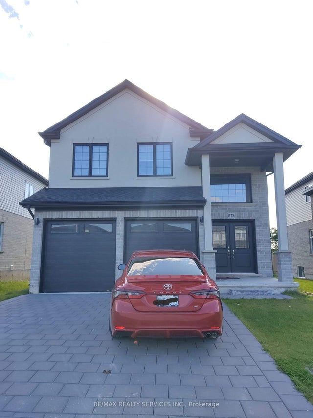 1573 Dylan Street, London East