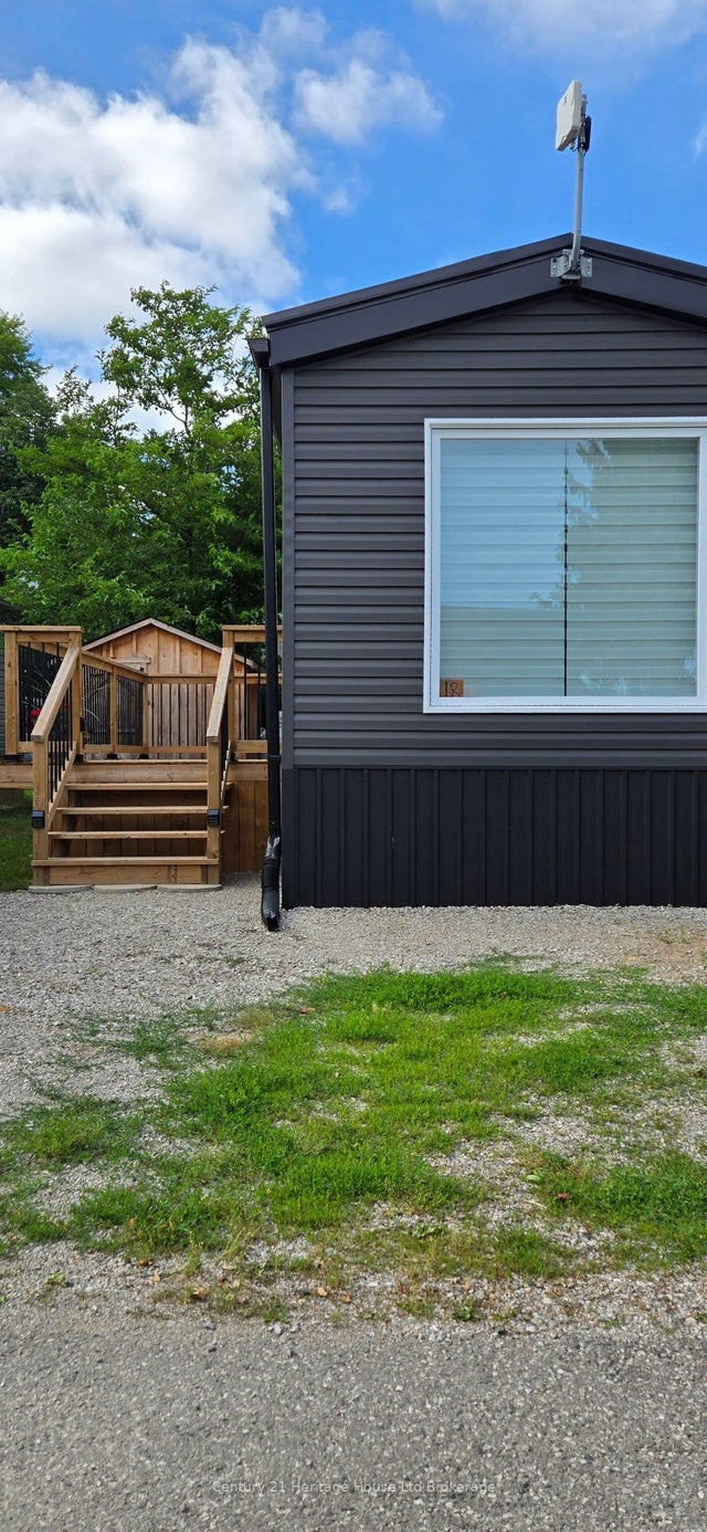 296 West Quarter Town Road 18, Brant
