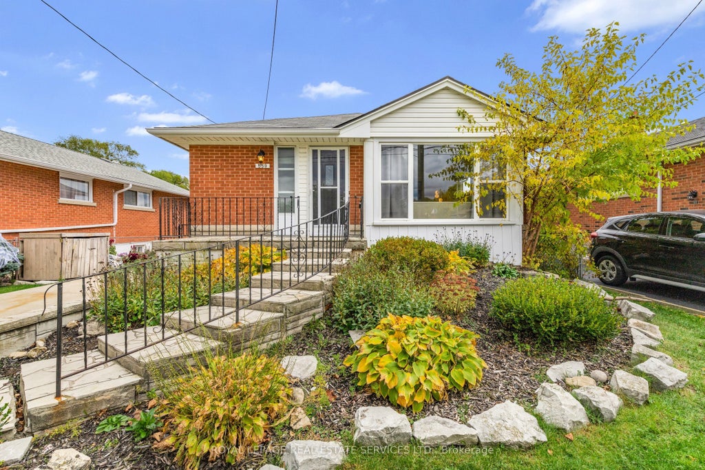 559 East 27th Street, Hamilton