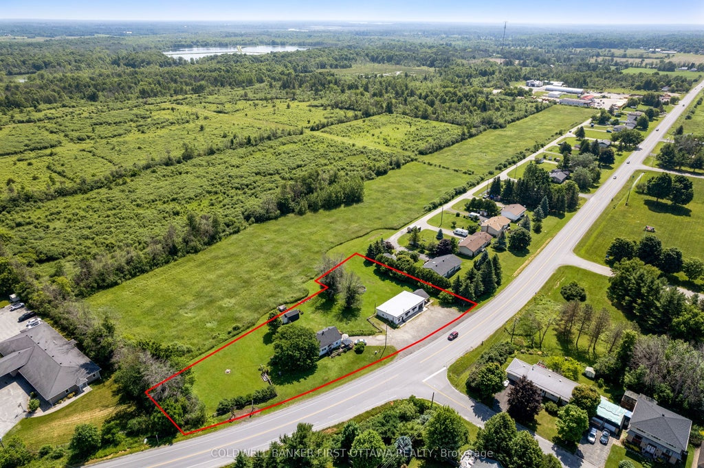 3004 Rideau Ferry Road, Perth