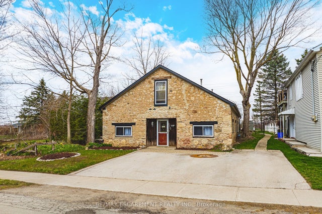 110 Freelton Road, Hamilton