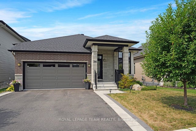 316 Serenade Crescent W, Blossom Park - Airport and Area