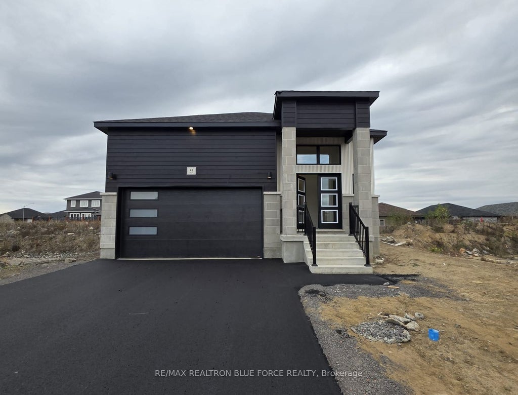 55 Dusenbury Drive, Loyalist