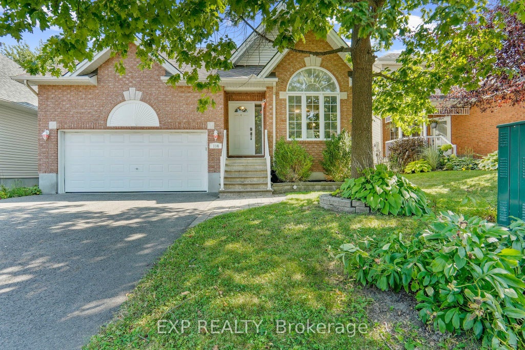114 Echowoods Avenue, Stittsville - Munster - Richmond