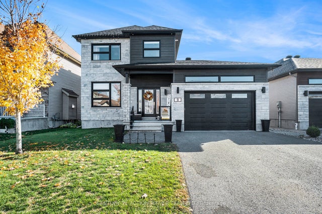 9 Richer Street W, North Stormont