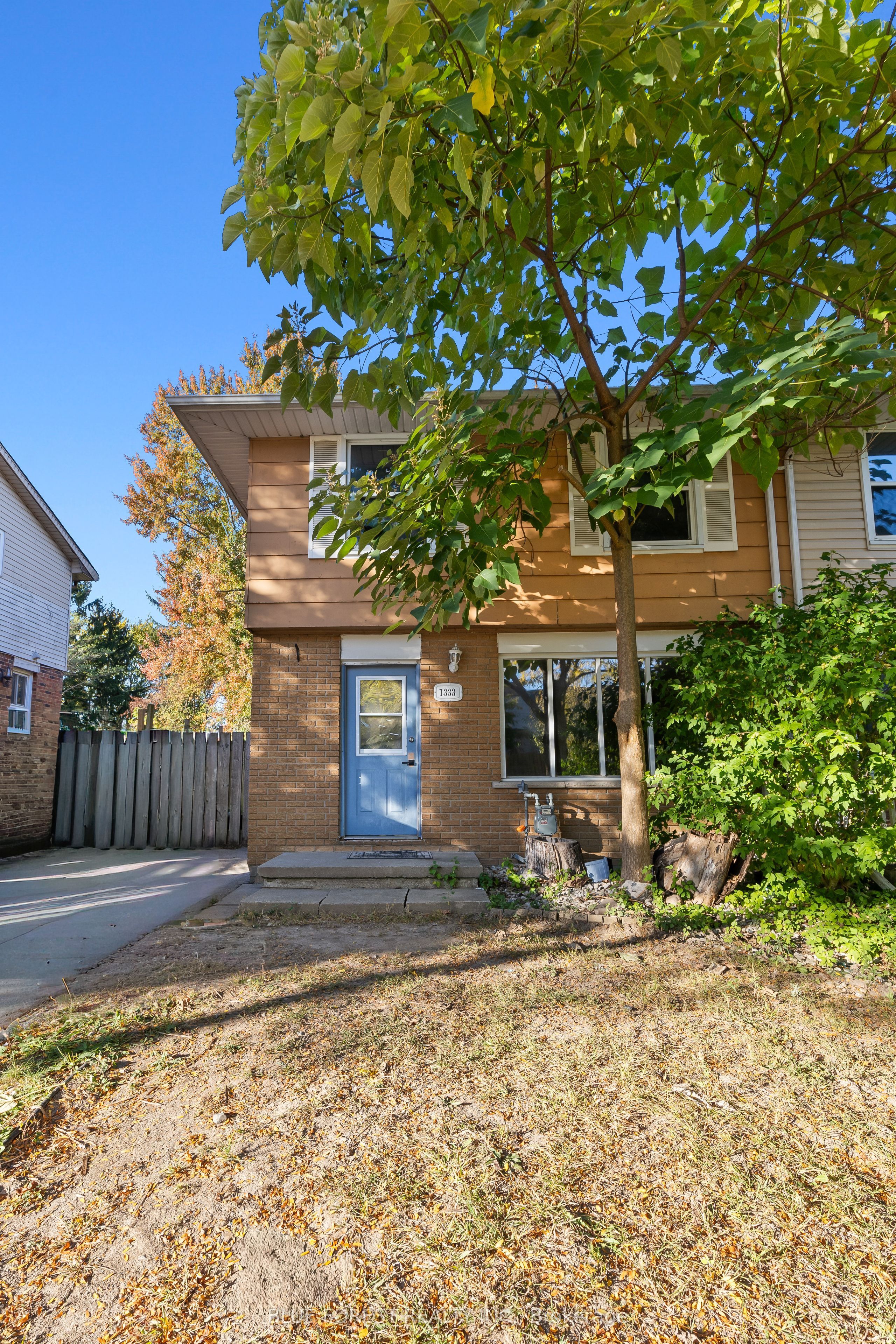 Photo of Listing #X12486587