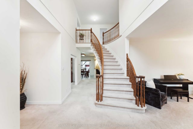 39 Vermont Avenue, Barrhaven