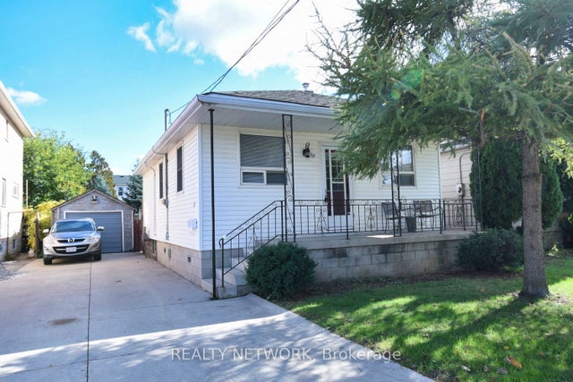 17 Craigroyston Road, Hamilton