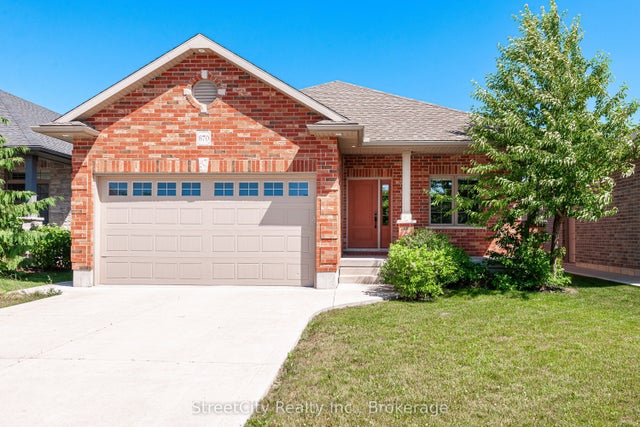 670 Forman Avenue, Stratford