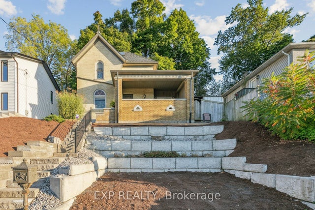 132 Queen Street W, Cambridge