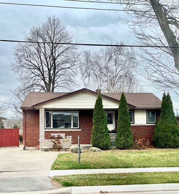 7321 Fern Avenue, Niagara Falls