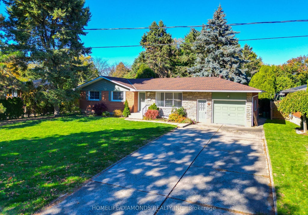 17 Old Coach Road Upper, St. Catharines