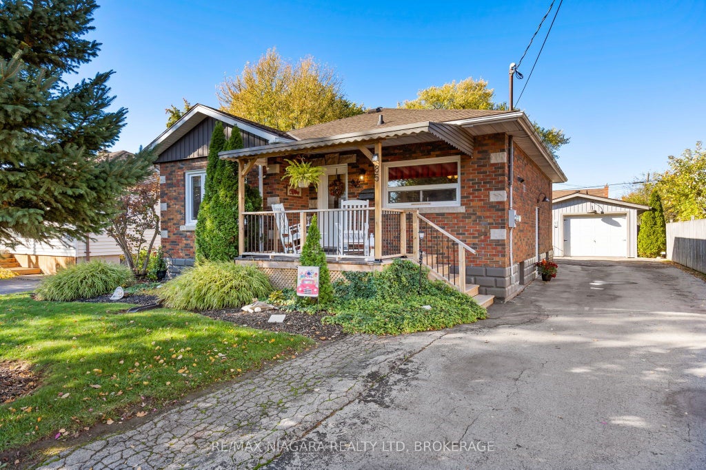 85 Golden Boulevard W, Welland