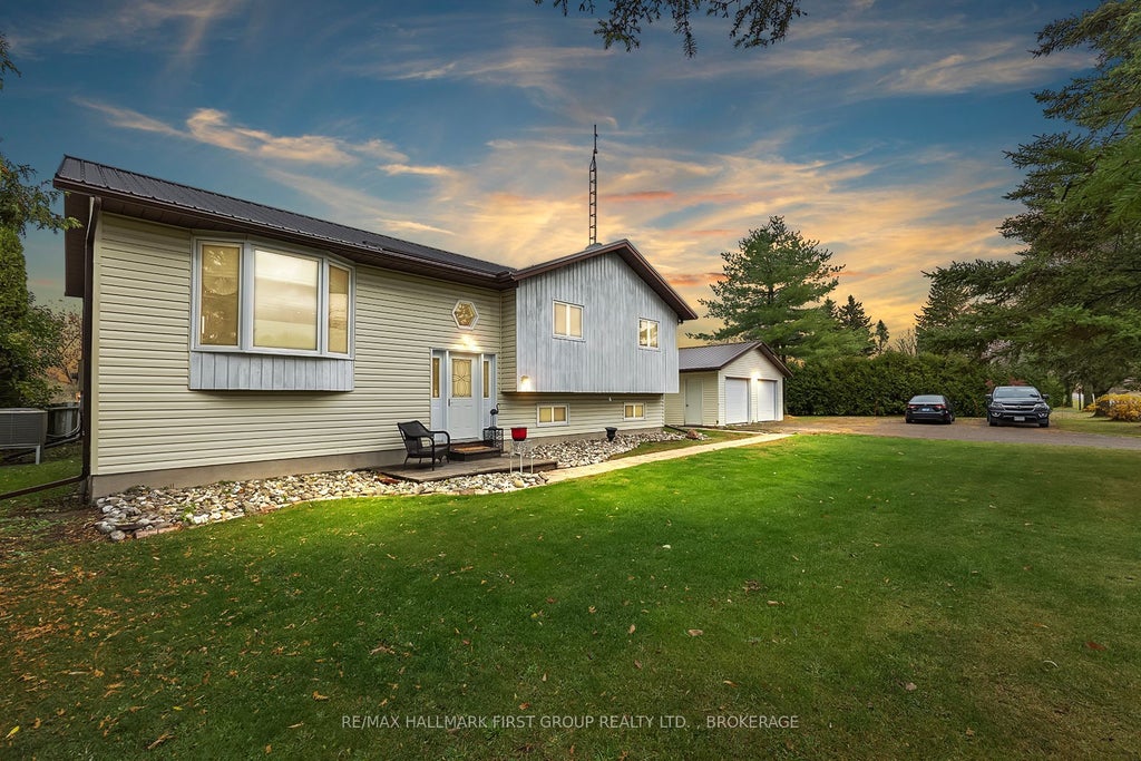 810 County 2 Road, Front of Leeds & Seeleys Bay