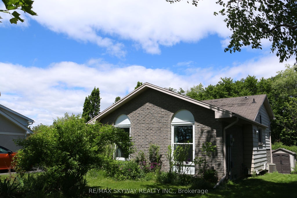 18 Matthew Court, Kitchener