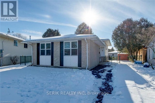 9 Camelot Crescent, London East