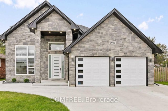 2927 Clemenceau Boulevard, Windsor