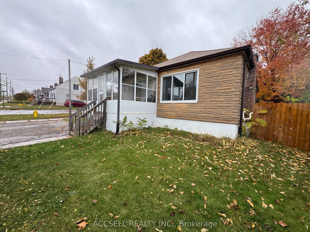 478 Mccormick Boulevard, London East