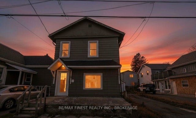 80 Main Street, Kingston