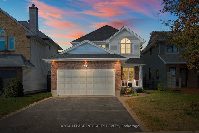 11 Royal Field Crescent, Barrhaven