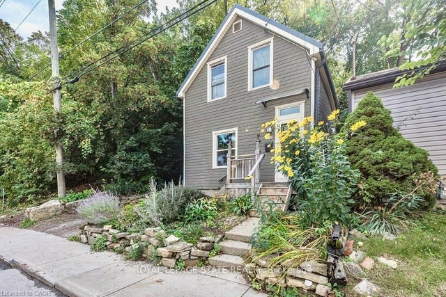 210 Charlton Avenue E, Hamilton