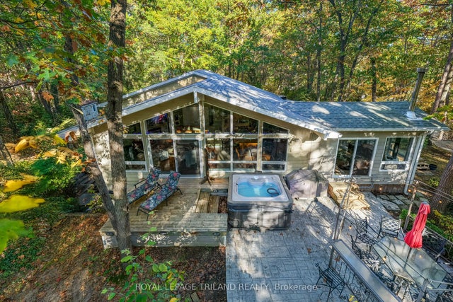 10092 Lakeshore Road, Lambton Shores