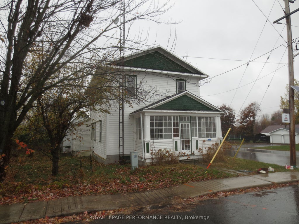 18491 Hughie Munro Street, North Glengarry