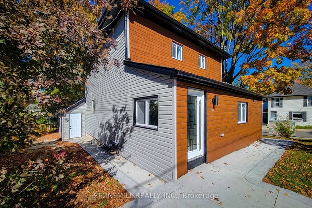 727 College Avenue, Woodstock