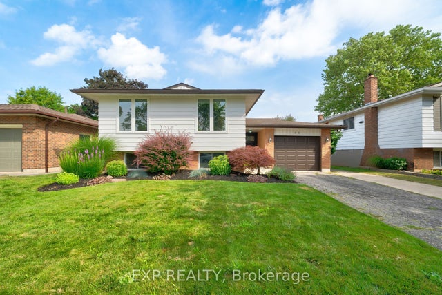 44 Royal Orchard Crescent, St. Catharines
