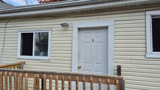 74 Queens Circle 5, Fort Erie