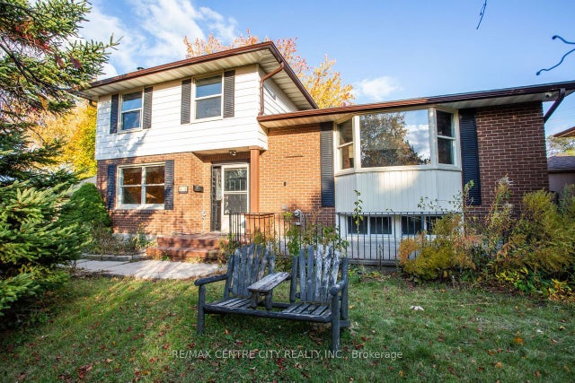 470 Three Valleys Crescent, London South