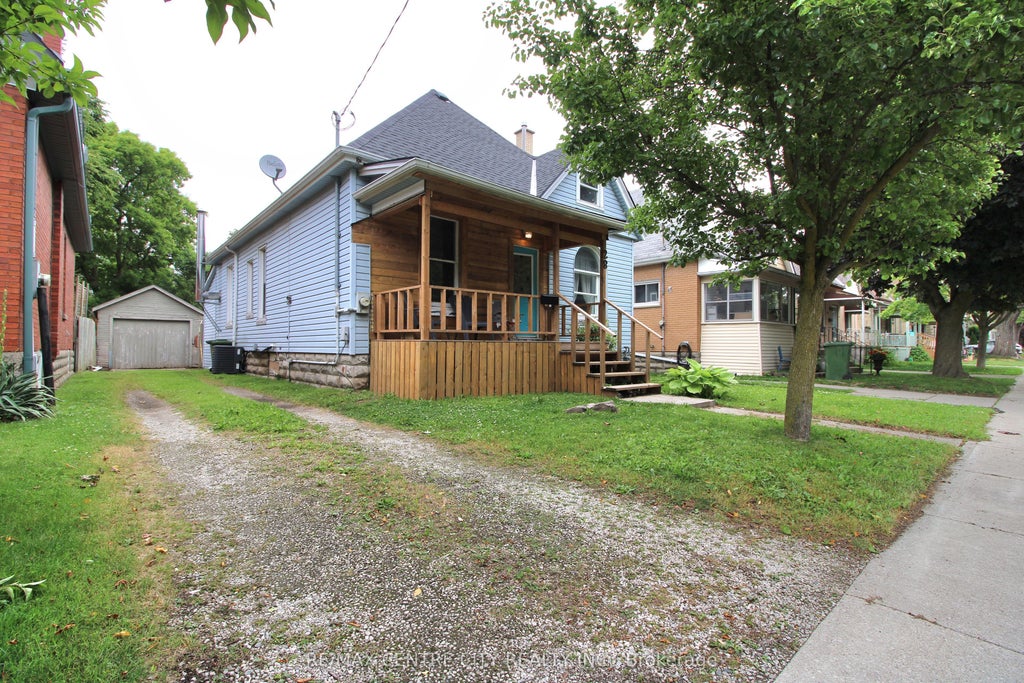 28 Maple Street, St. Thomas