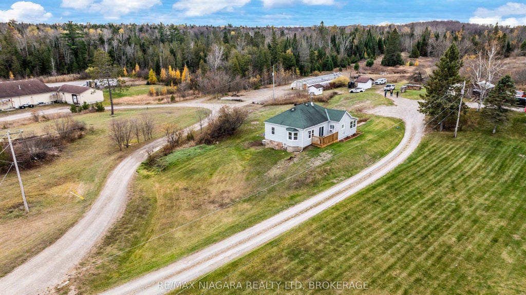 7357 Road 506 Road, Frontenac