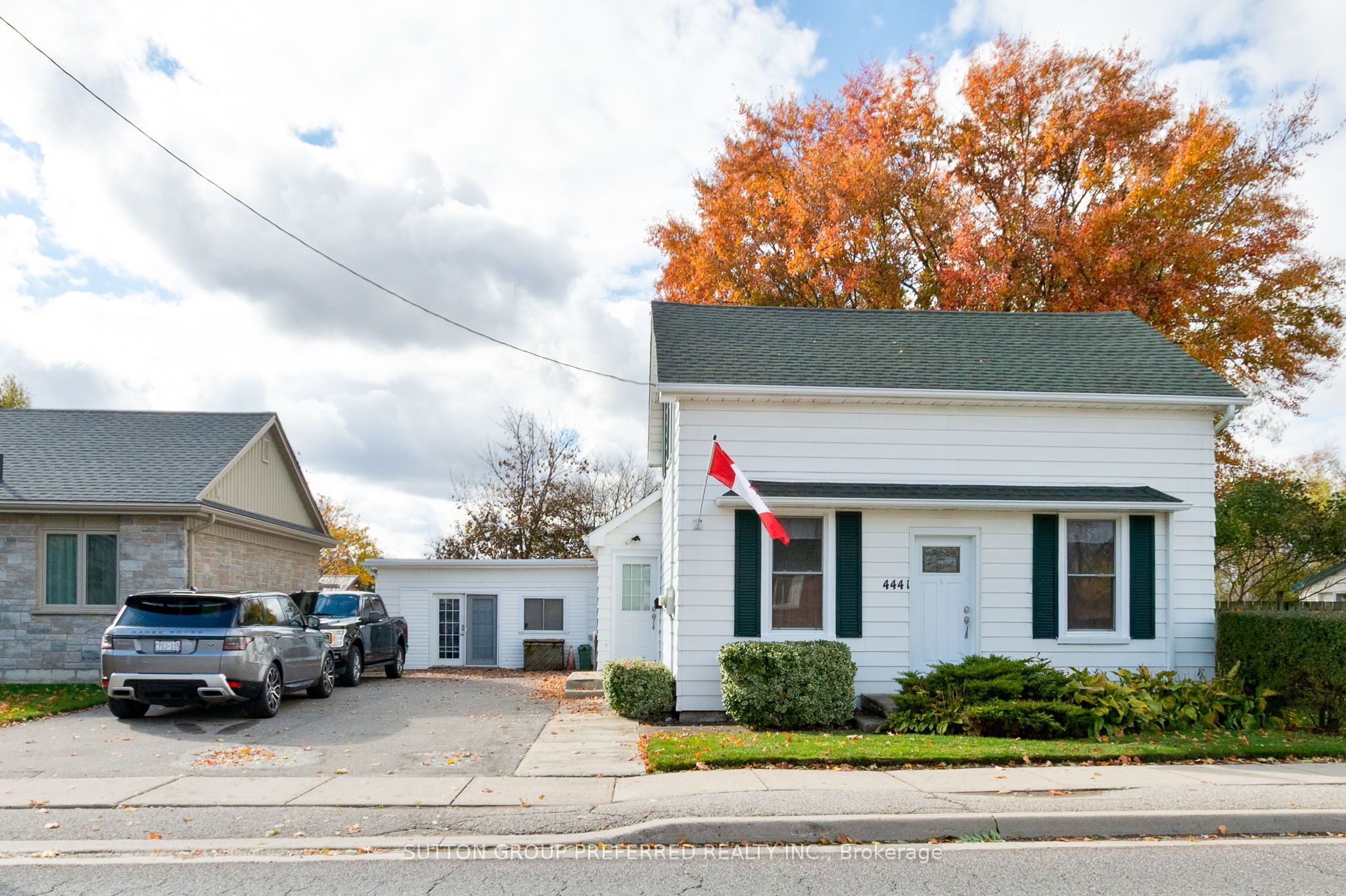 Photo of Listing #X12506718