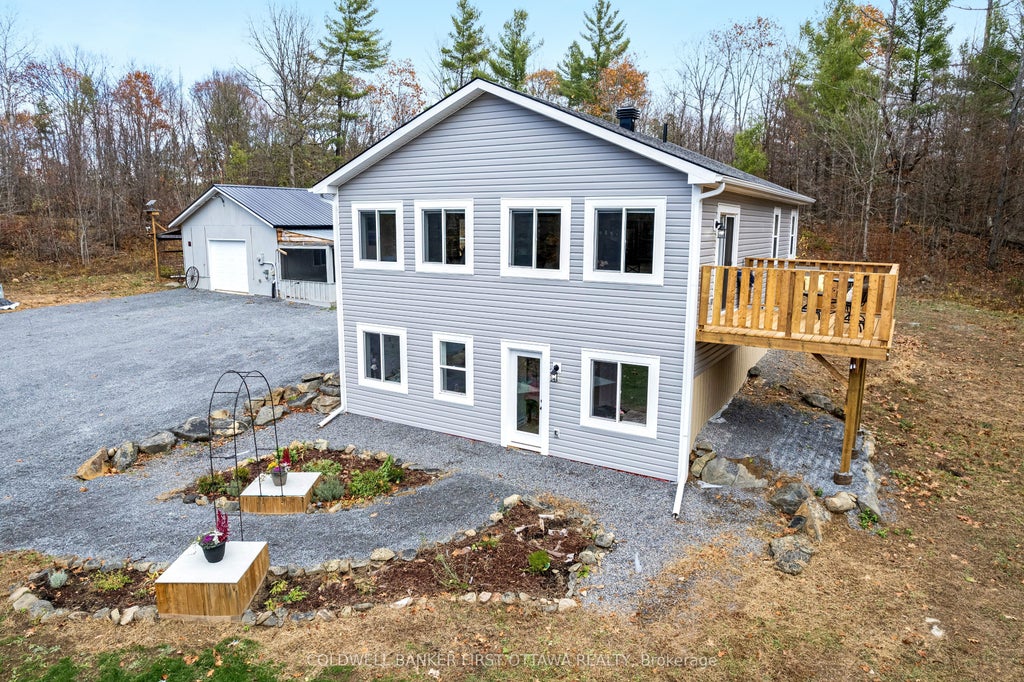 946 French Line Road, Lanark Highlands