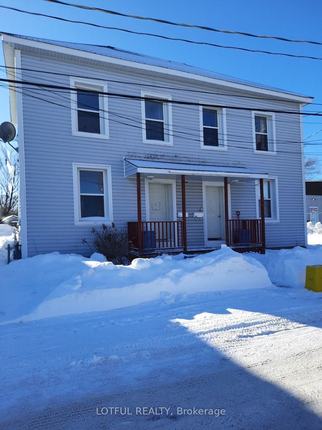 60 Victoria Avenue 58 Lower, Smiths Falls